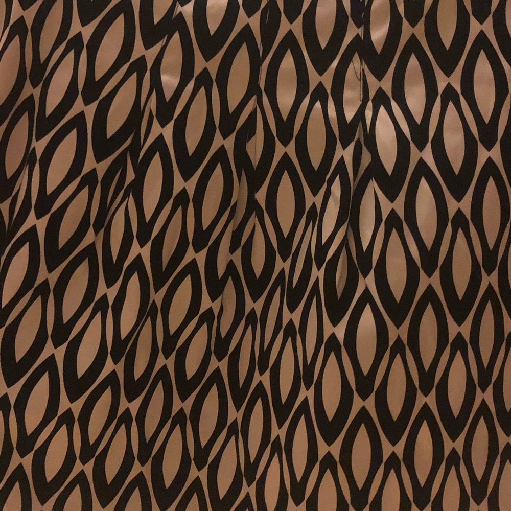 Elliot Lauren Skirt. Size 4. New without tags. Perfect Day or Night.